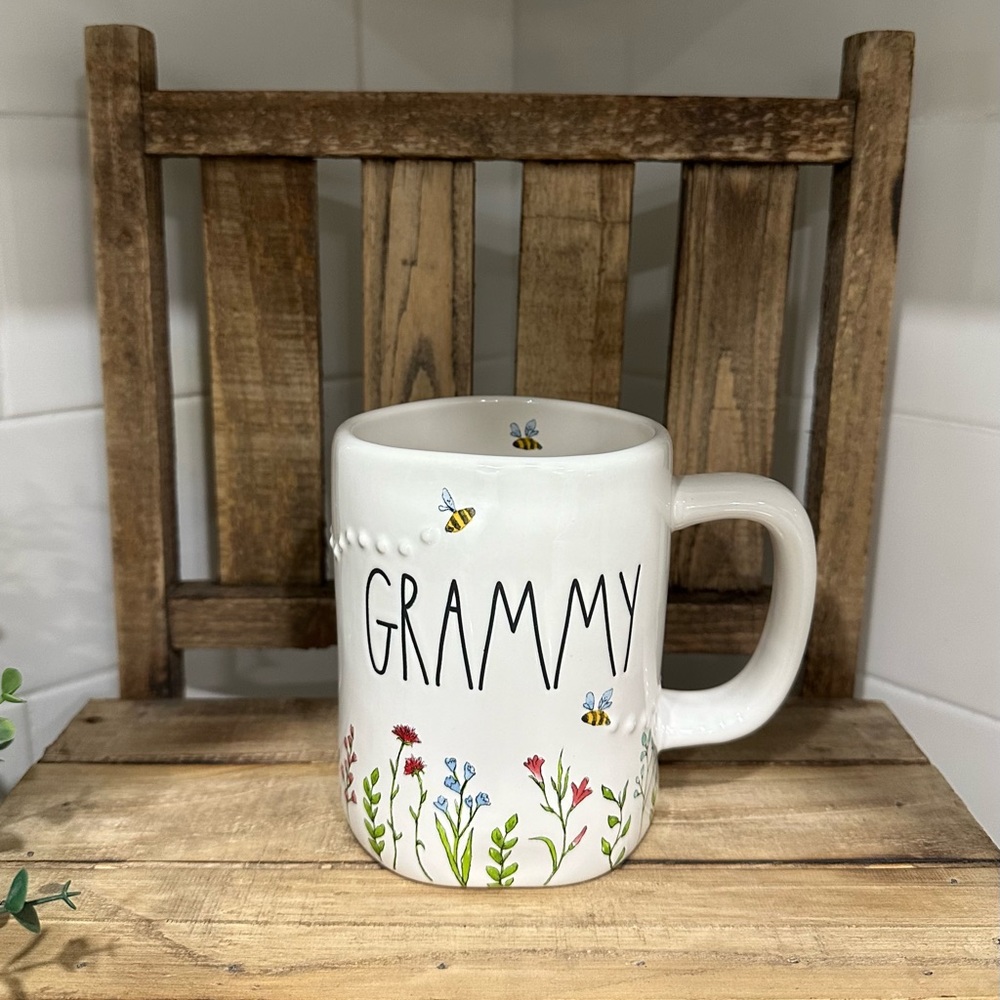 🆕 Rae Dunn | 🐝 "GRAMMY" Spring Mug!